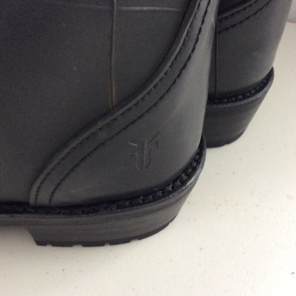 FRYE  Black Rubber Dorado Riding Boot Shearling FITS SIZE 5.5 - Picture 9 of 9